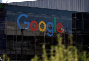 Google employees urge CEO to block Pentagon AI contracts