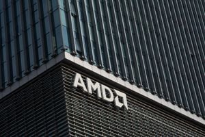 AMD lanza el sistema de racks Helios y las GPU MI450 para competir con Nvidia
