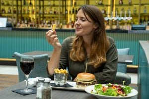 These are the worst foods to eat before a flight