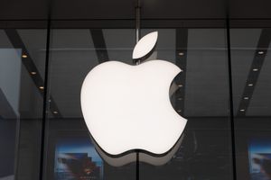 Apple stock falls on MacBook and iPad price hikes