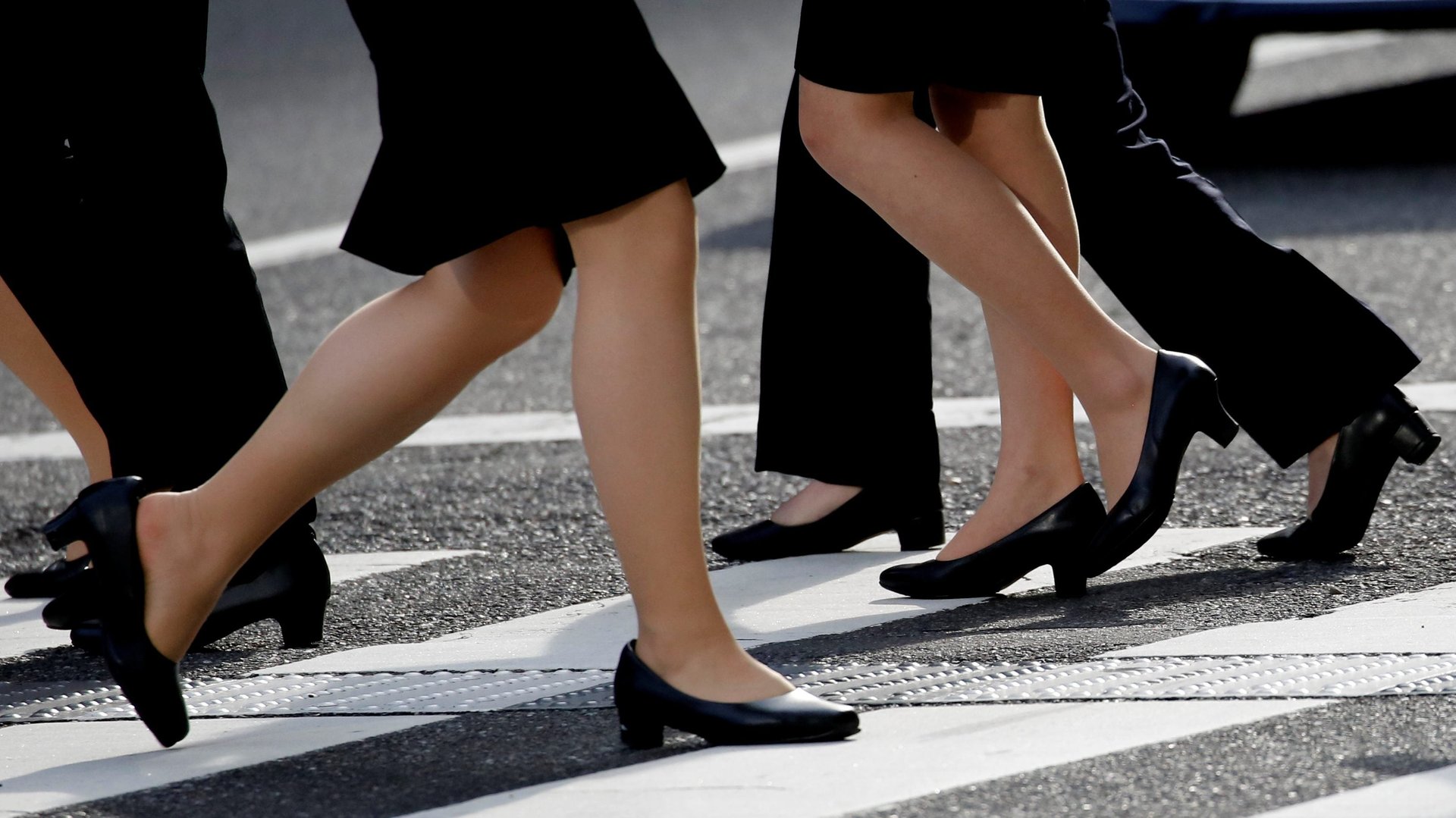 To land top jobs, women need different types of networks than men