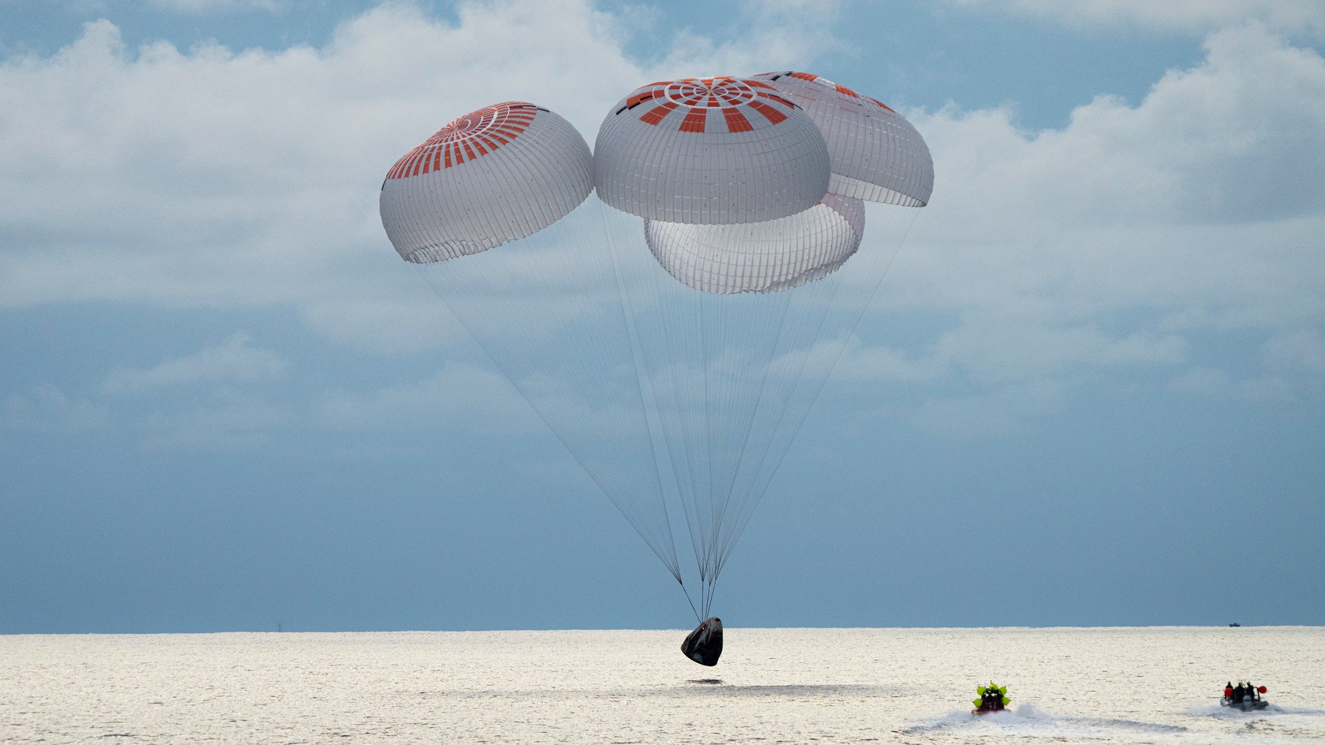 Elon Musk is planning the first private spacewalk