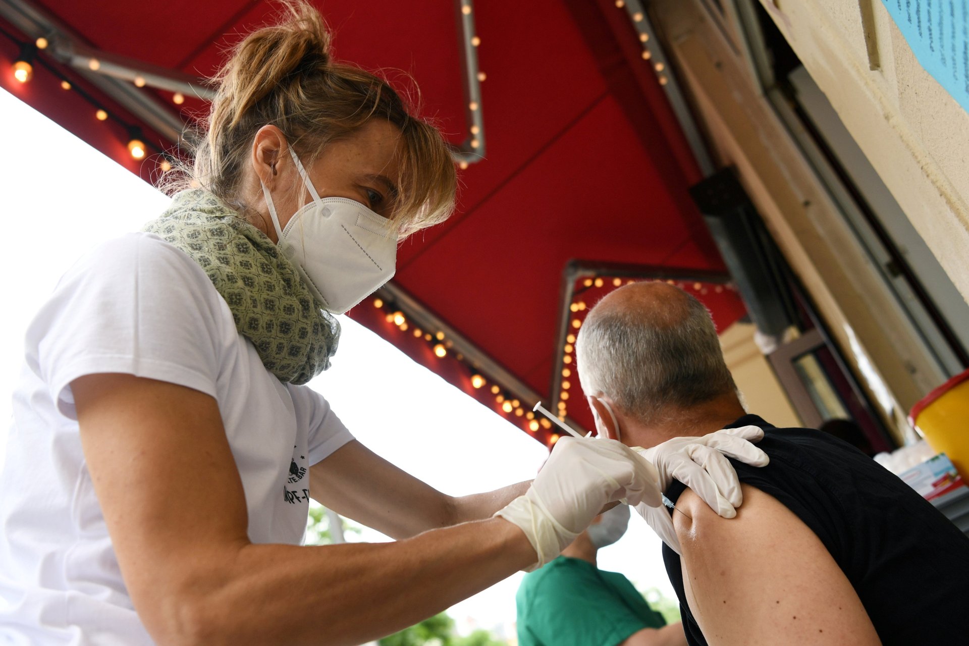 Daily Brief:EU、成人の半数以上が接種完了