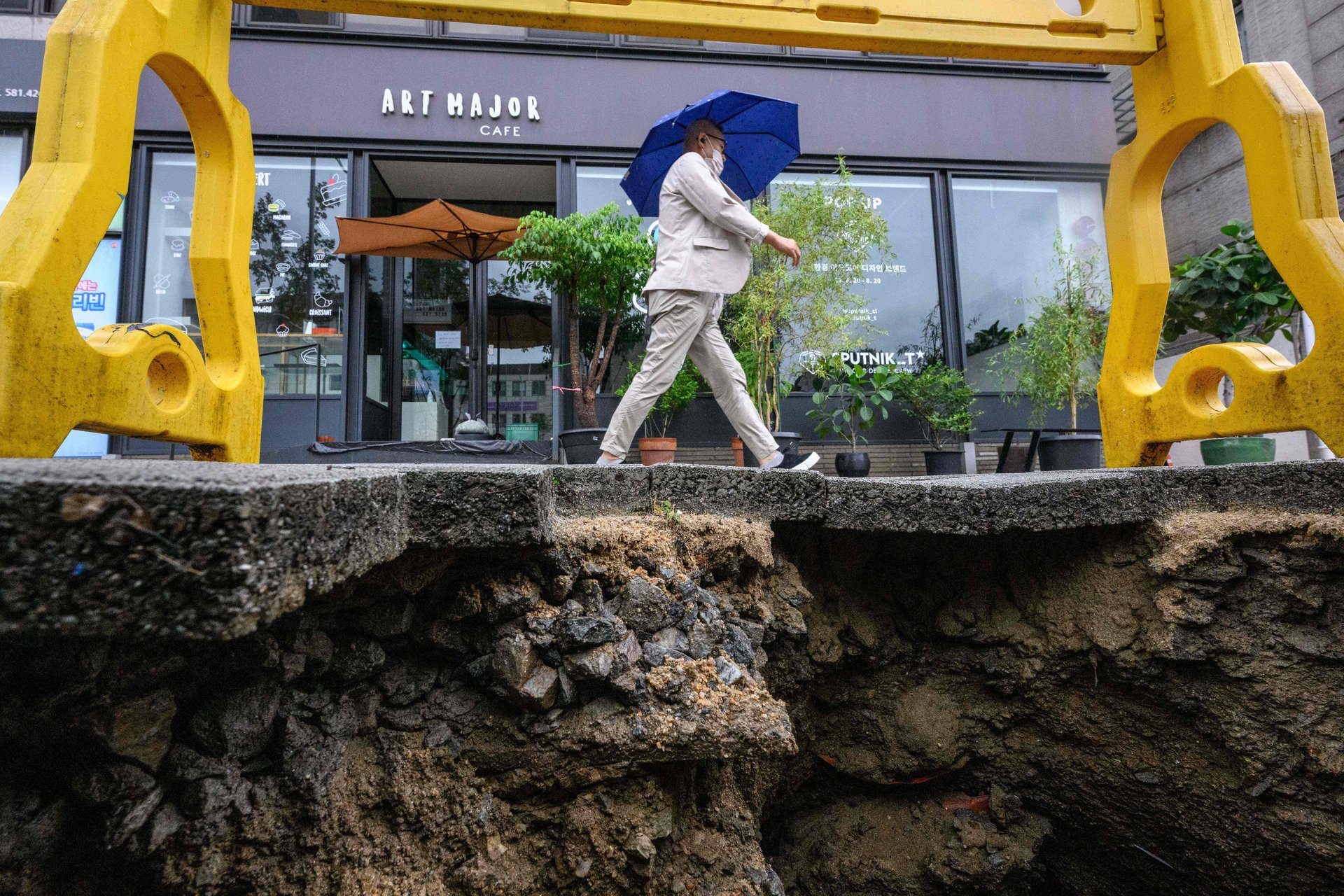 🌍 Seoul’s once-in-a-lifetime storm