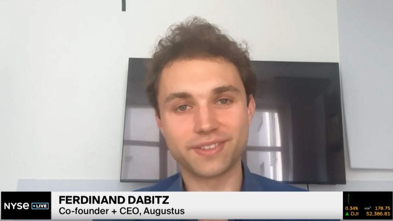 Le PDG d'Augustus, Ferdinand Dabitz, lève 180 millions de dollars pour aider à « dollariser le monde ».