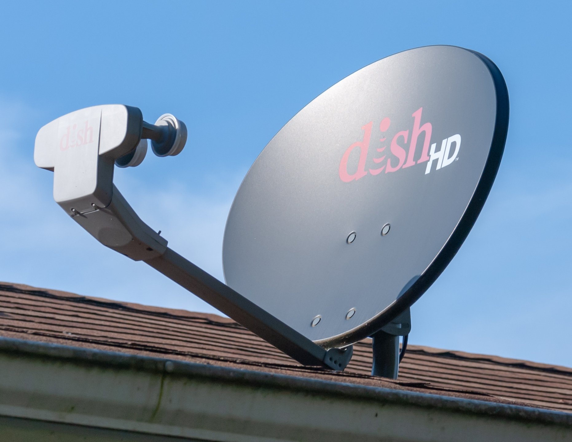 EchoStar se prépare à déclarer la faillite de son unité de télévision par satellite, Dish DBS.