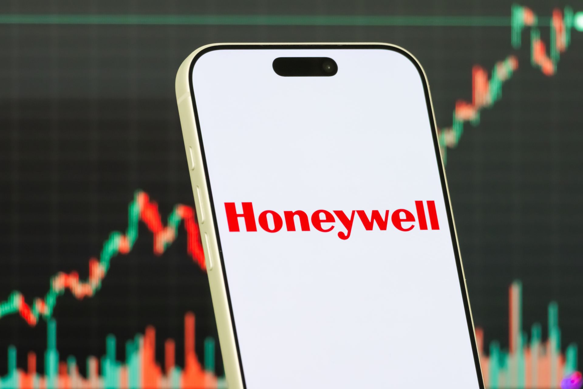 Honeywell's stock sinks after Middle East war drives first-quarter revenue miss