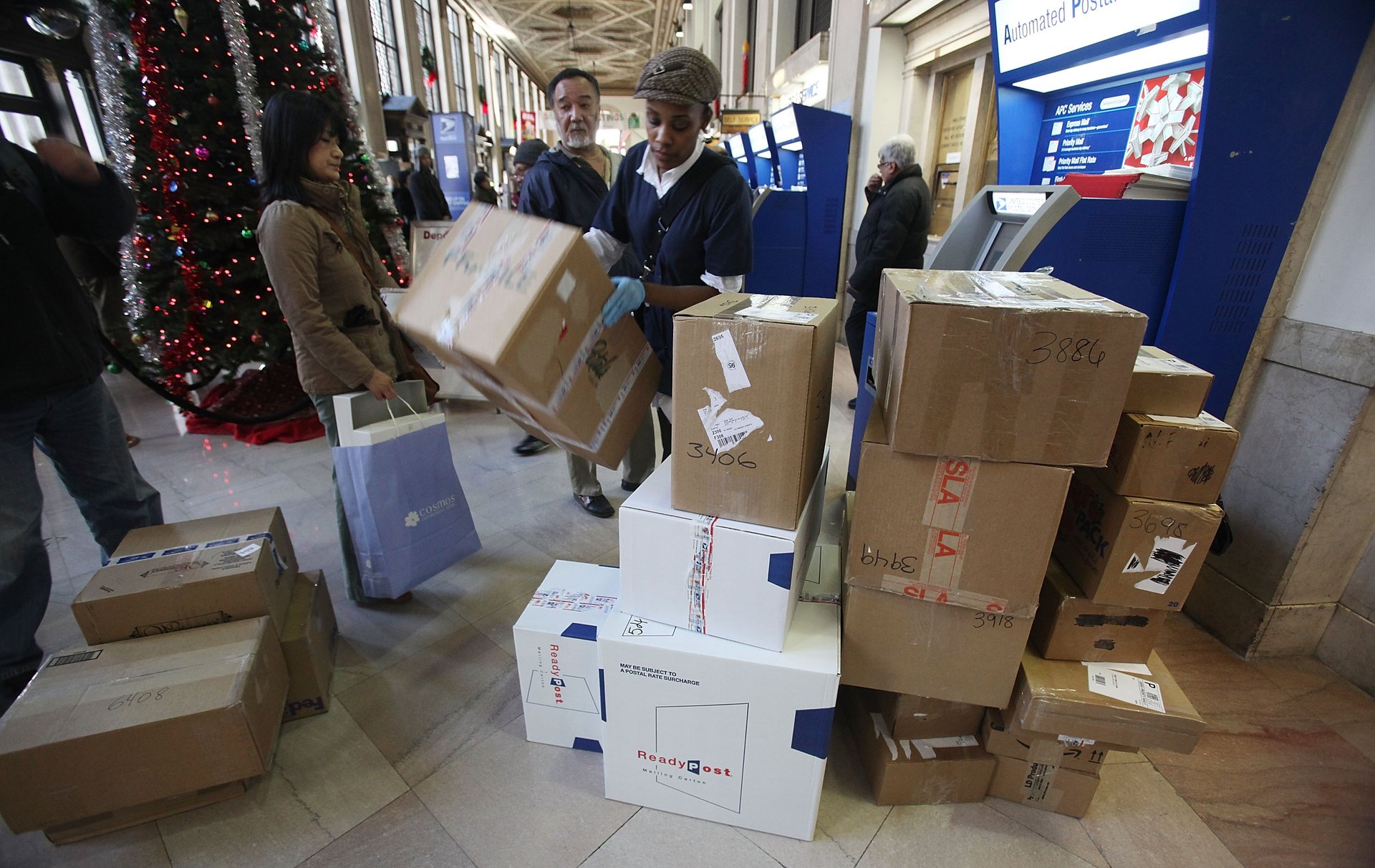 Christmas is a week away. Here are the holiday shipping deadlines you need to know