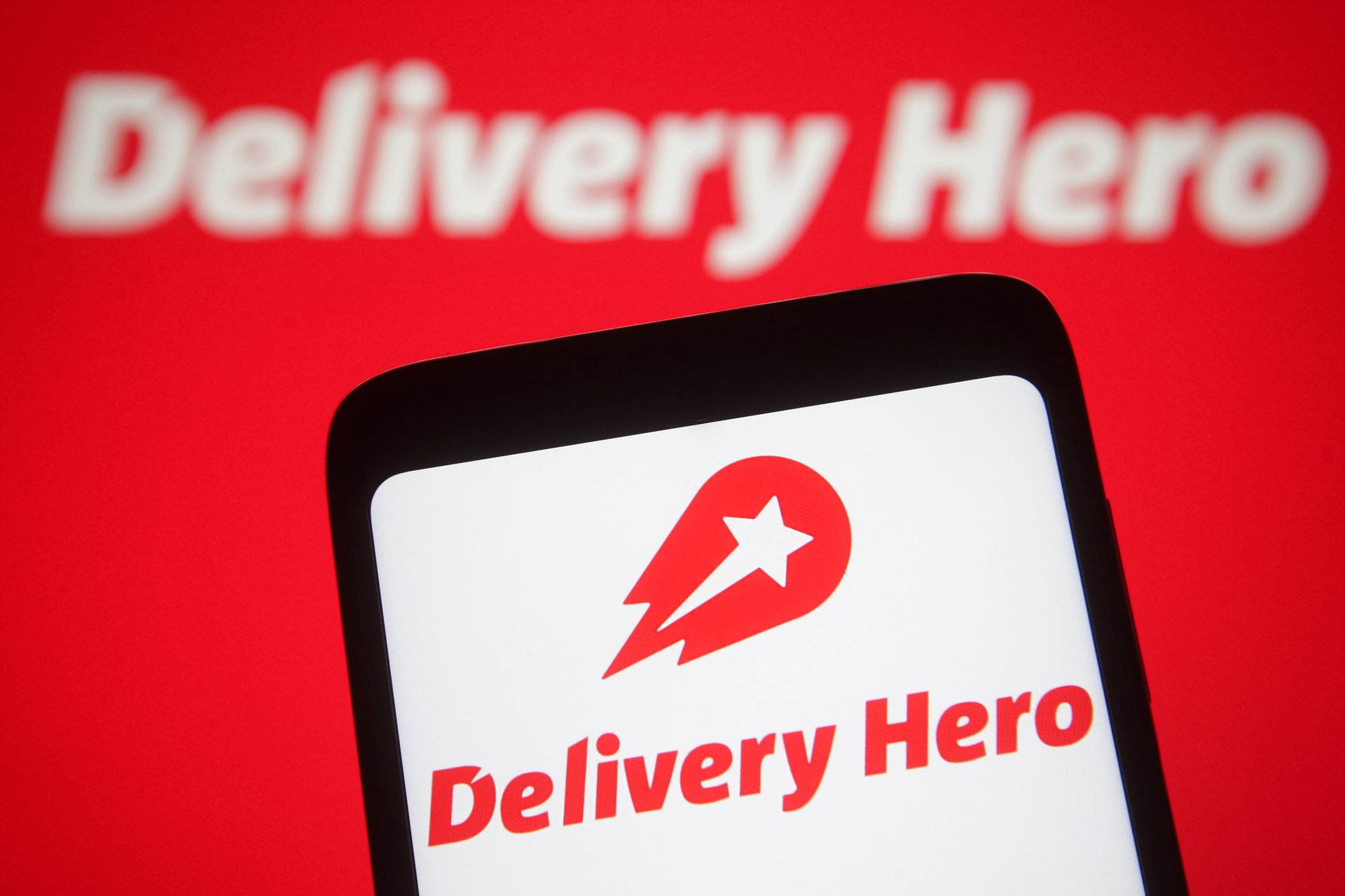 Uber a fait une offre de rachat de 11,6 milliards de dollars pour le géant allemand de la livraison de repas Delivery Hero, les actions en hausse de 10%.