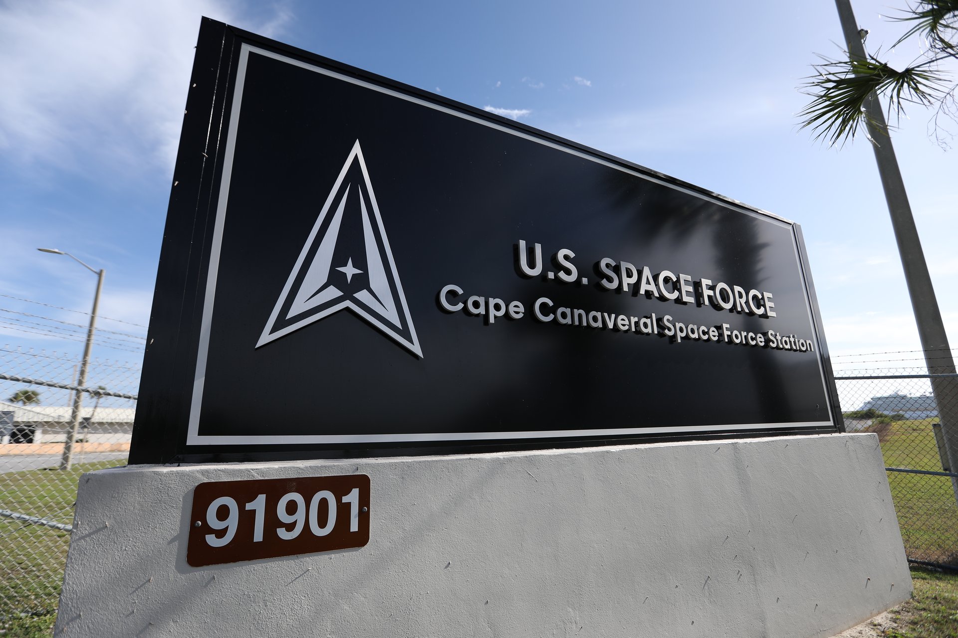 La Space Force a attribué 2,29 milliards de dollars à SpaceX pour construire un réseau de données de satellites militaires.