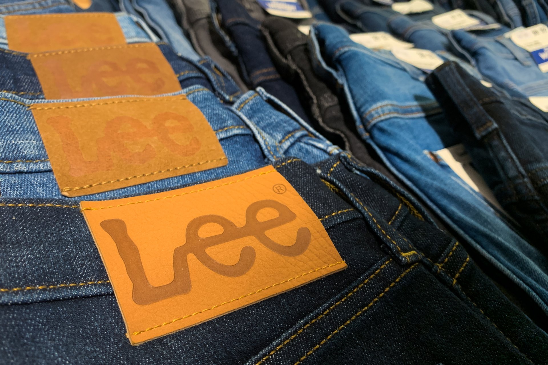 Kontoor Brands vend les jeans Lee à Authentic Brands Group dans un accord d'une valeur pouvant atteindre 1 milliard de dollars.
