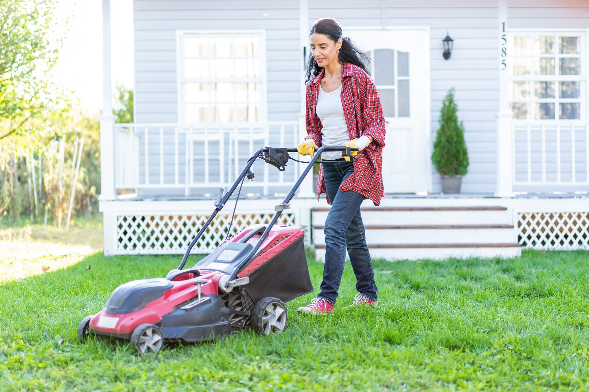 Die zuverlässigsten Marken von handgeführten Rasenmähern, laut Consumer Reports.