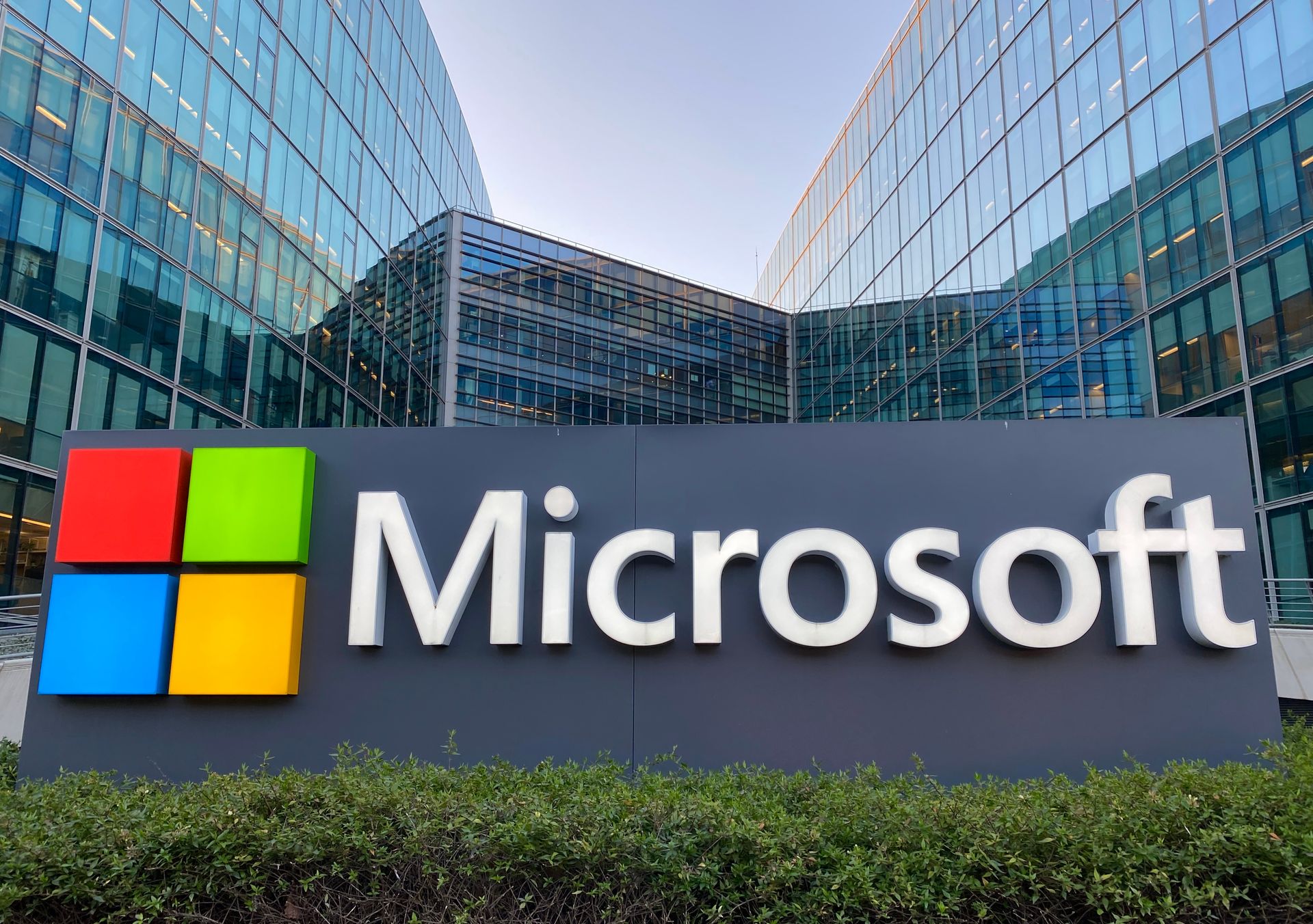 Microsoft plant, 18 Milliarden Dollar in den Ausbau der KI-Infrastruktur in Australien zu investieren.