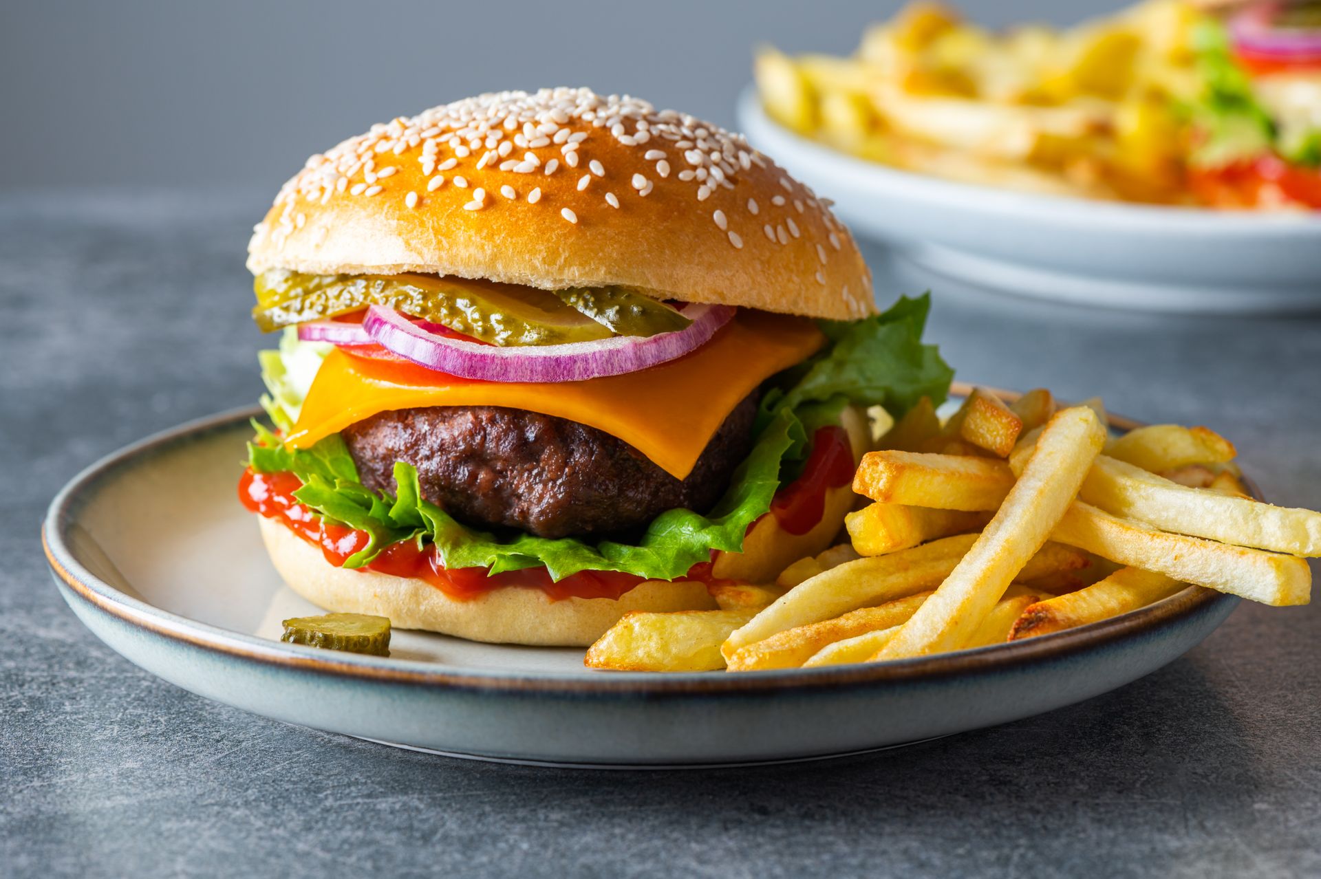 Hier erfahren Sie, wo Sie am Nationalen Cheeseburger-Tag einen kostenlosen (oder günstigen) Burger bekommen.