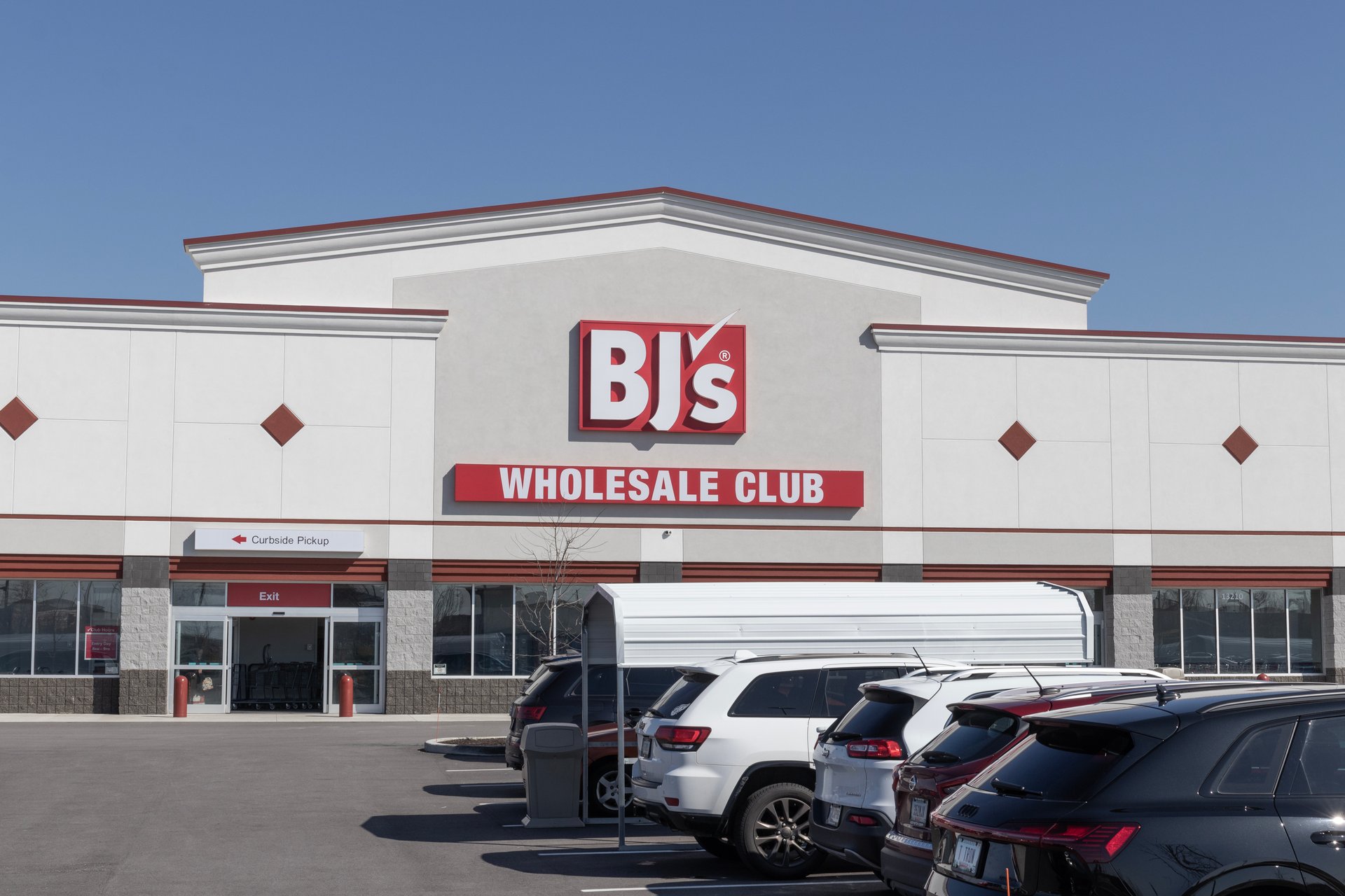 BJ's Wholesale Club a surpassé les attentes en matière de bénéfices — mais l'essence bon marché a fait la majeure partie du travail.
