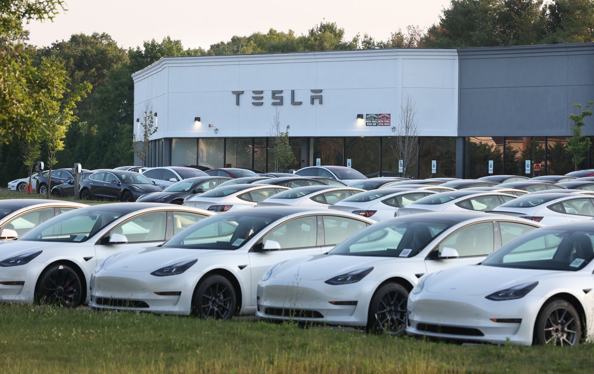 Les bénéfices de Tesla ont augmenté de 17 % au premier trimestre. Son histoire de croissance n’a pas suivi le rythme.