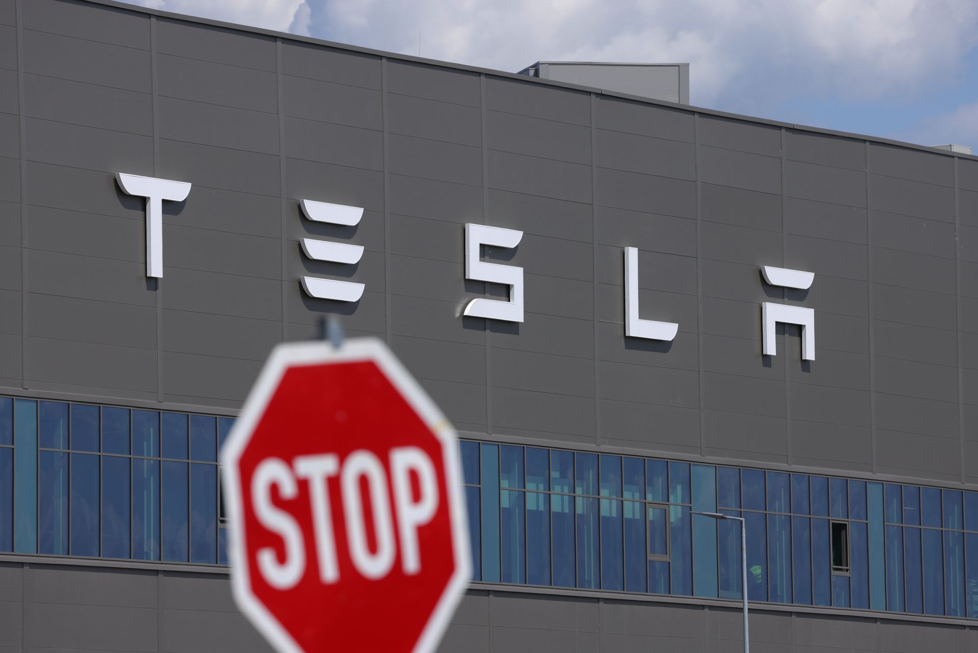 JPMorgan predicts 60% downside in Tesla stock after Q1 delivery miss