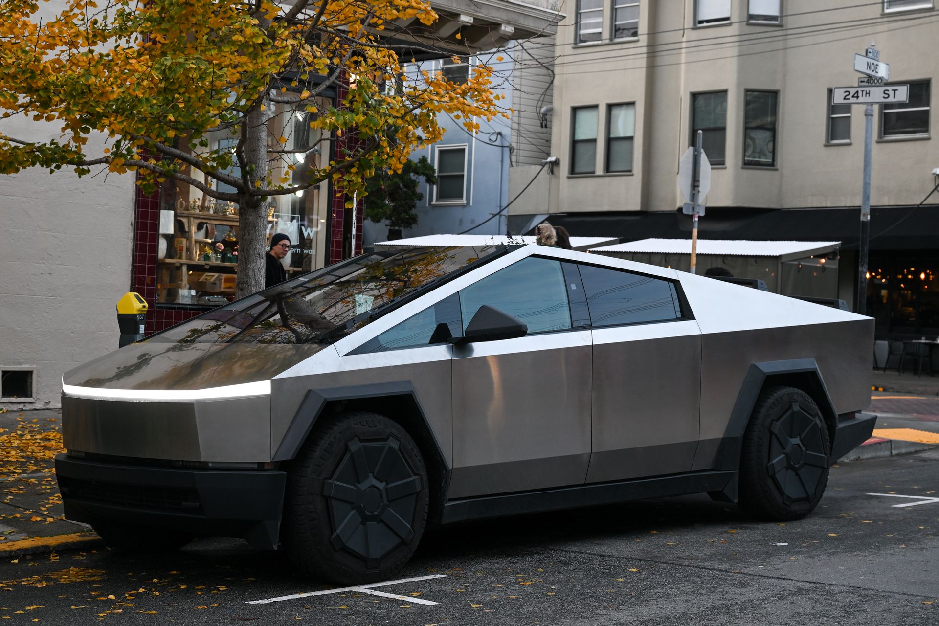 Tesla's top Cybertruck executive is calling it quits