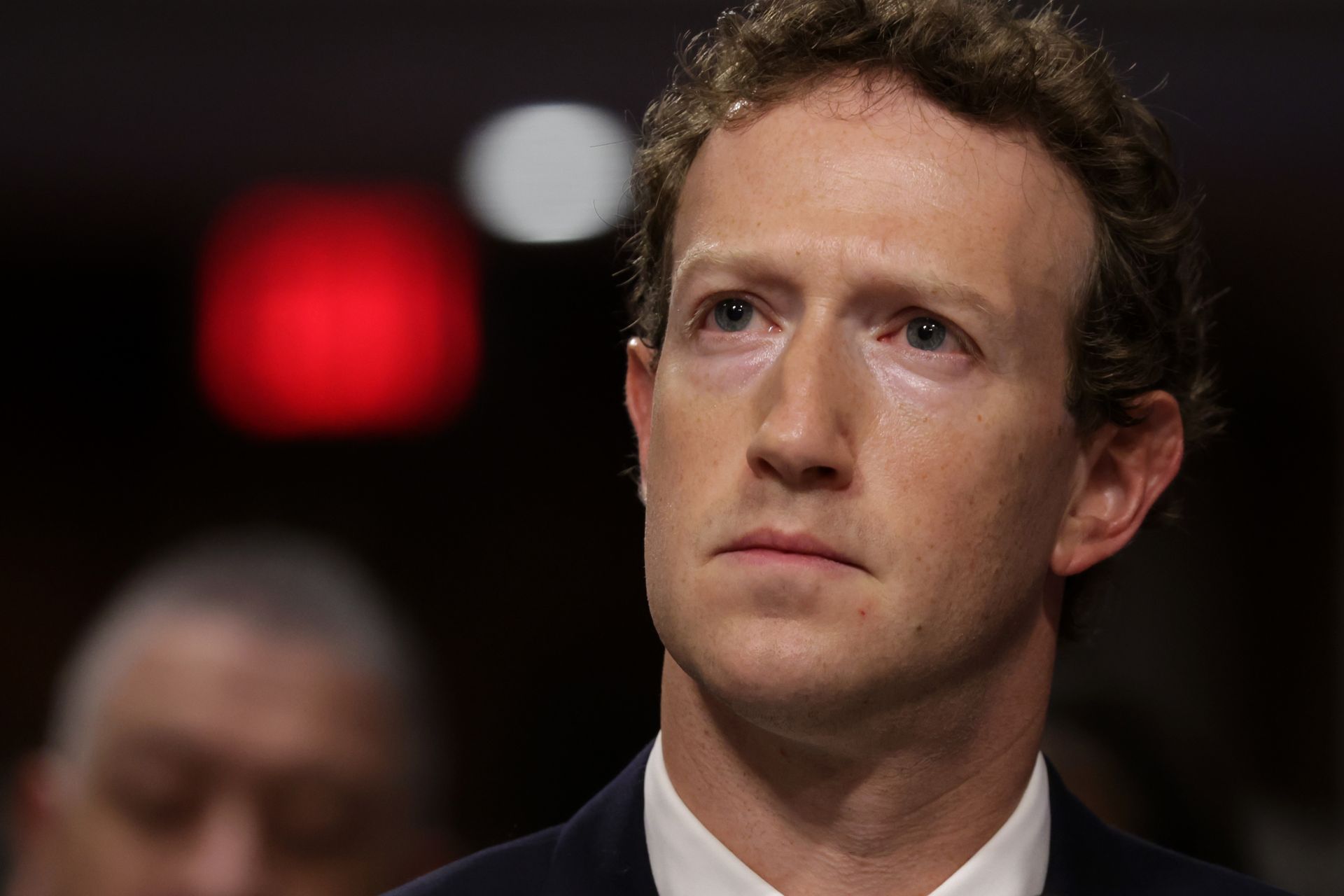 Elon Musk pidió a Mark Zuckerberg ayuda en la oferta por OpenAI, según muestra un documento.
