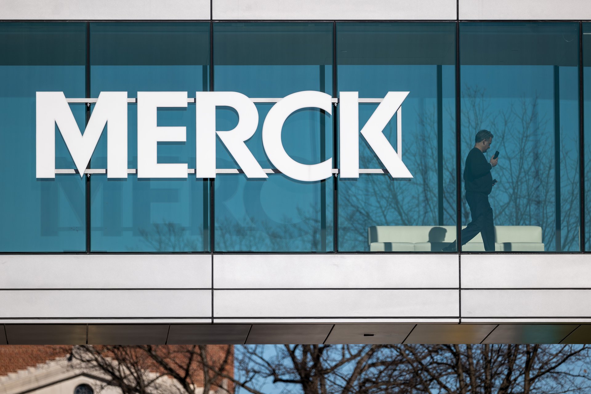 Le Congrès enquête sur Merck et AbbVie concernant des essais de médicaments en Chine liés à son armée.