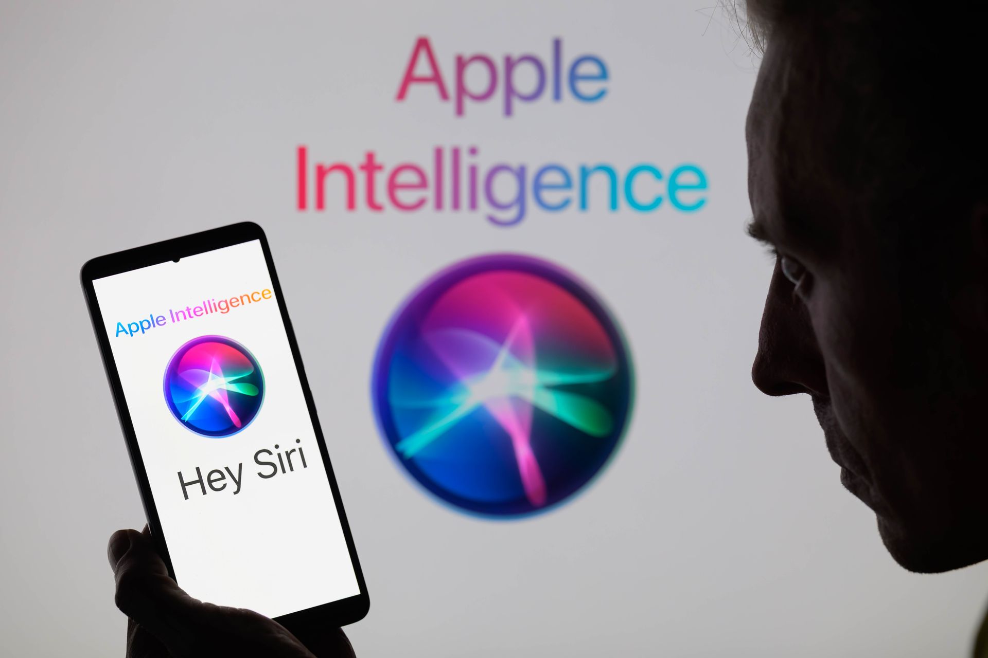Apple básicamente admite que su estrategia de IA fue incorrecta desde el principio.