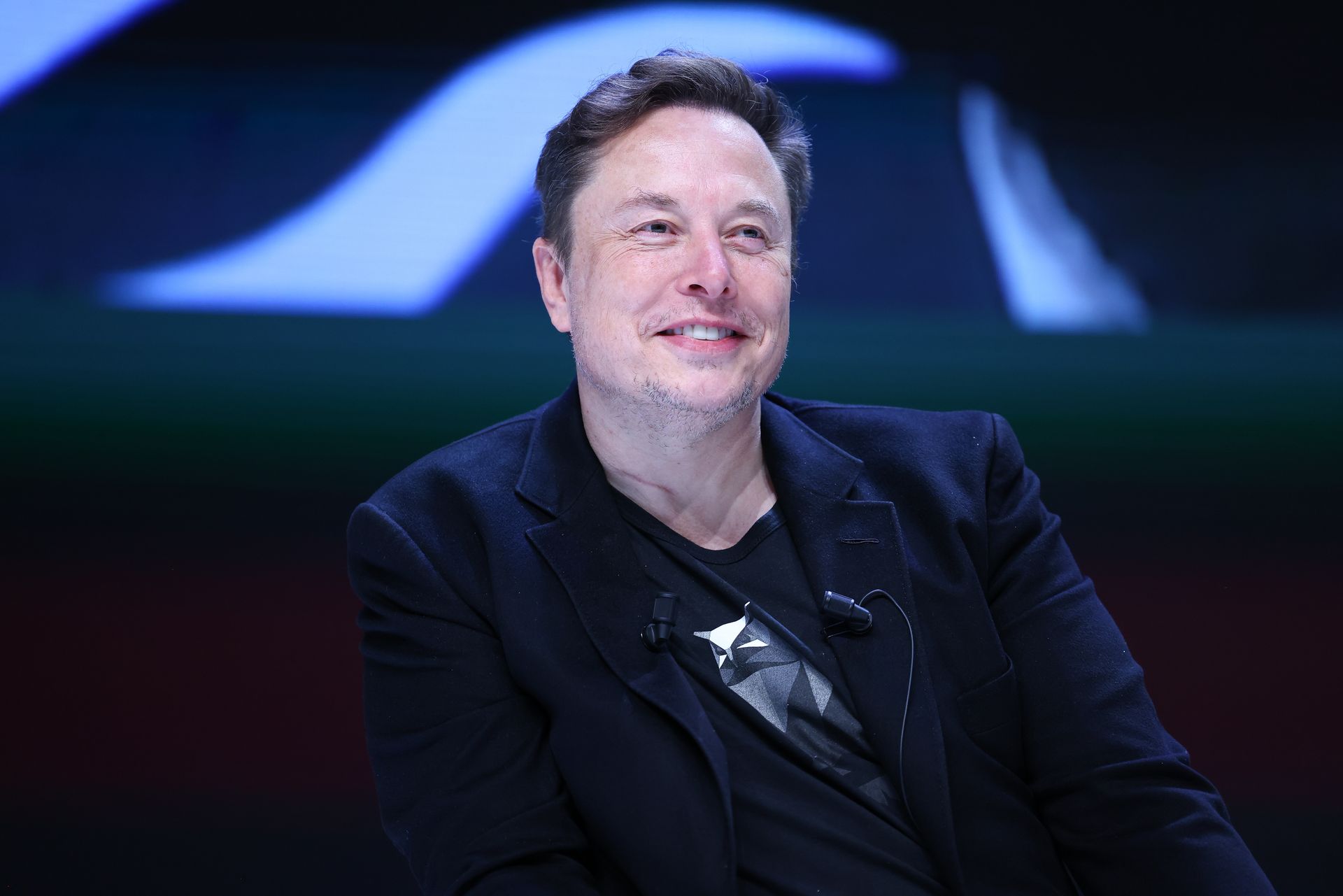 Elon Musk fue más extravagante de lo habitual después de recibir su paquete salarial de $1 billón.