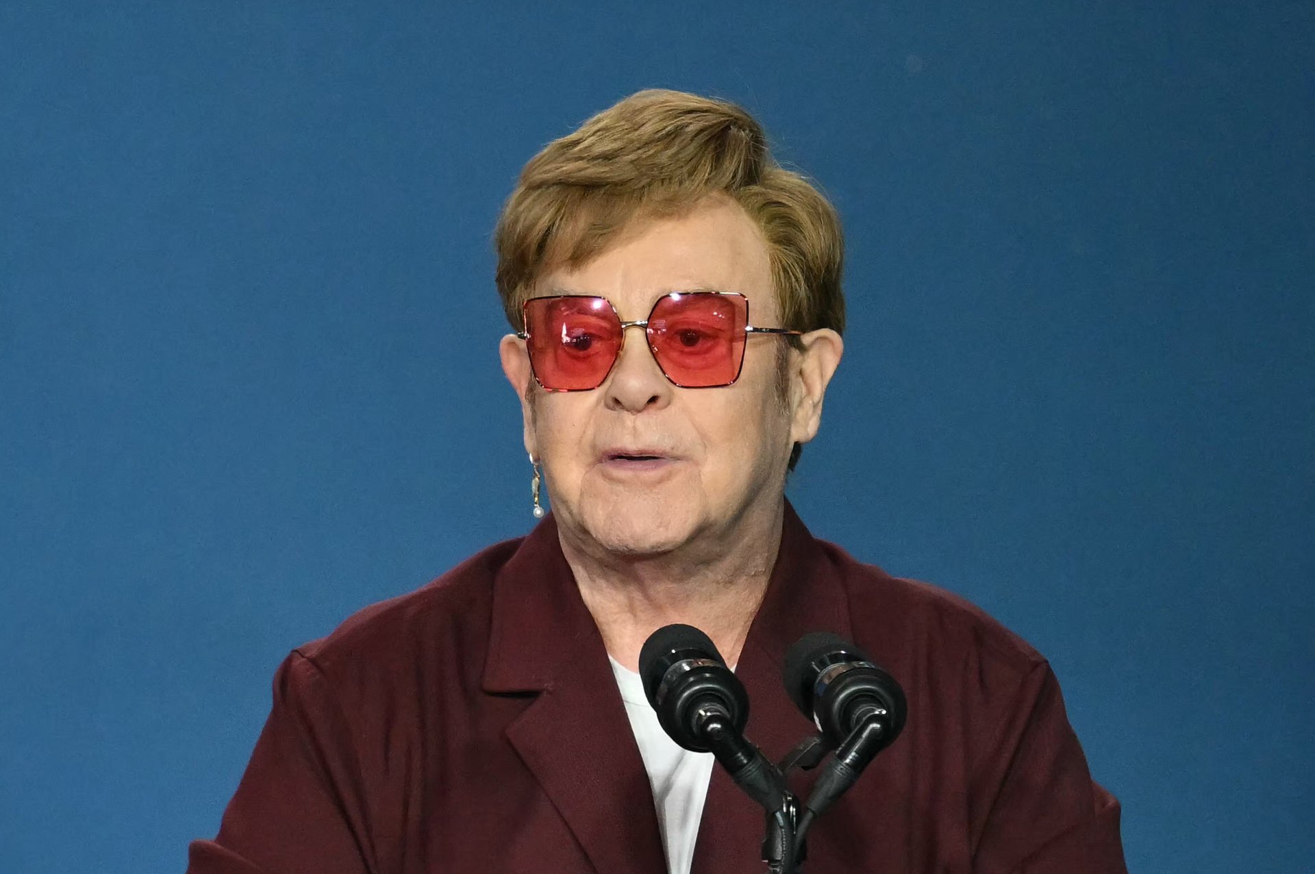 Elton John obtient une nouvelle plateforme pour les pionniers LGBTQ.