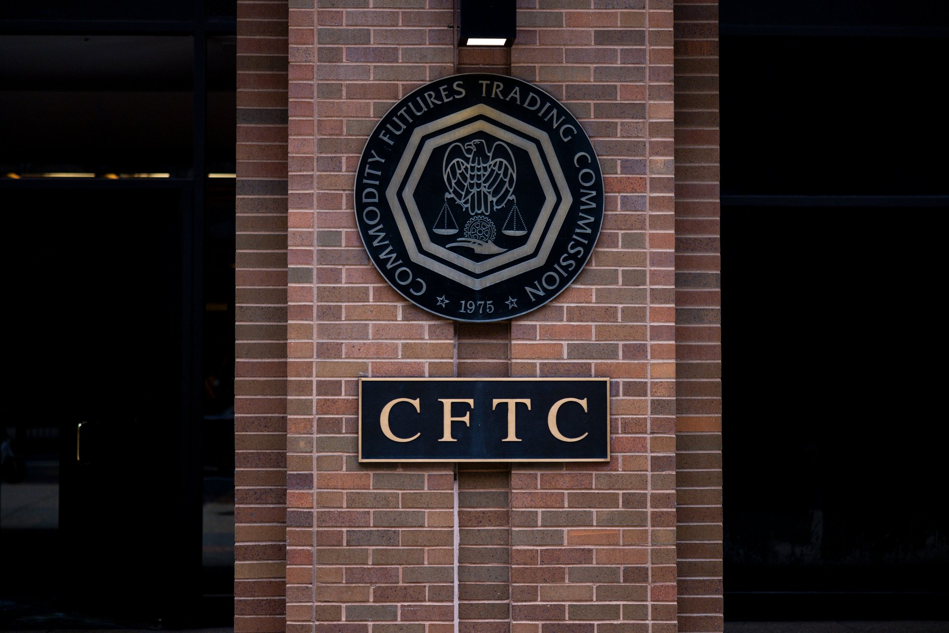 La CFTC poursuit l'État de Rhode Island pour empêcher celui-ci de réprimer les marchés de prédiction.