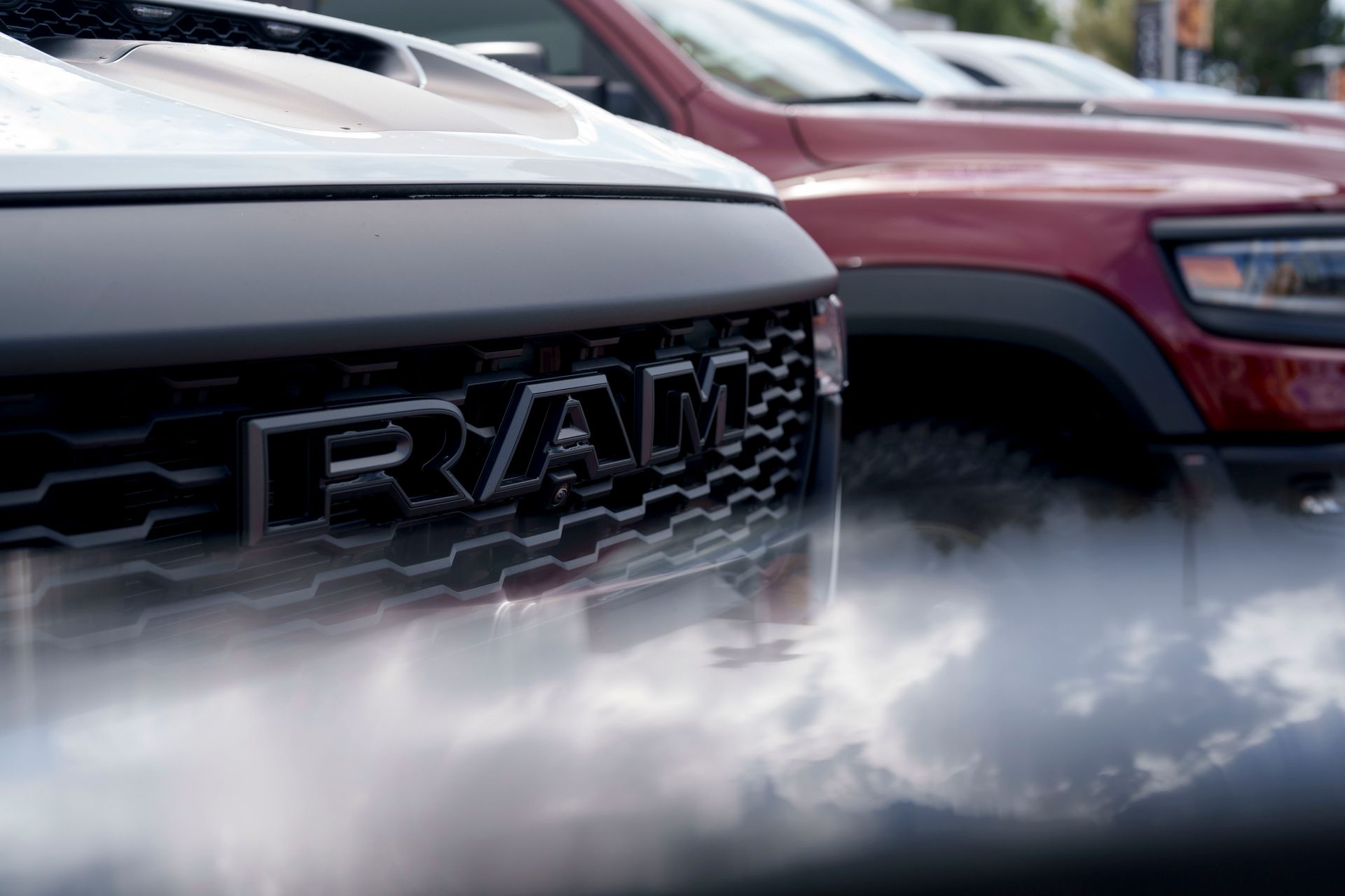 Ram a rappelé un million de camionnettes. Maintenant, les régulateurs examinent la solution.