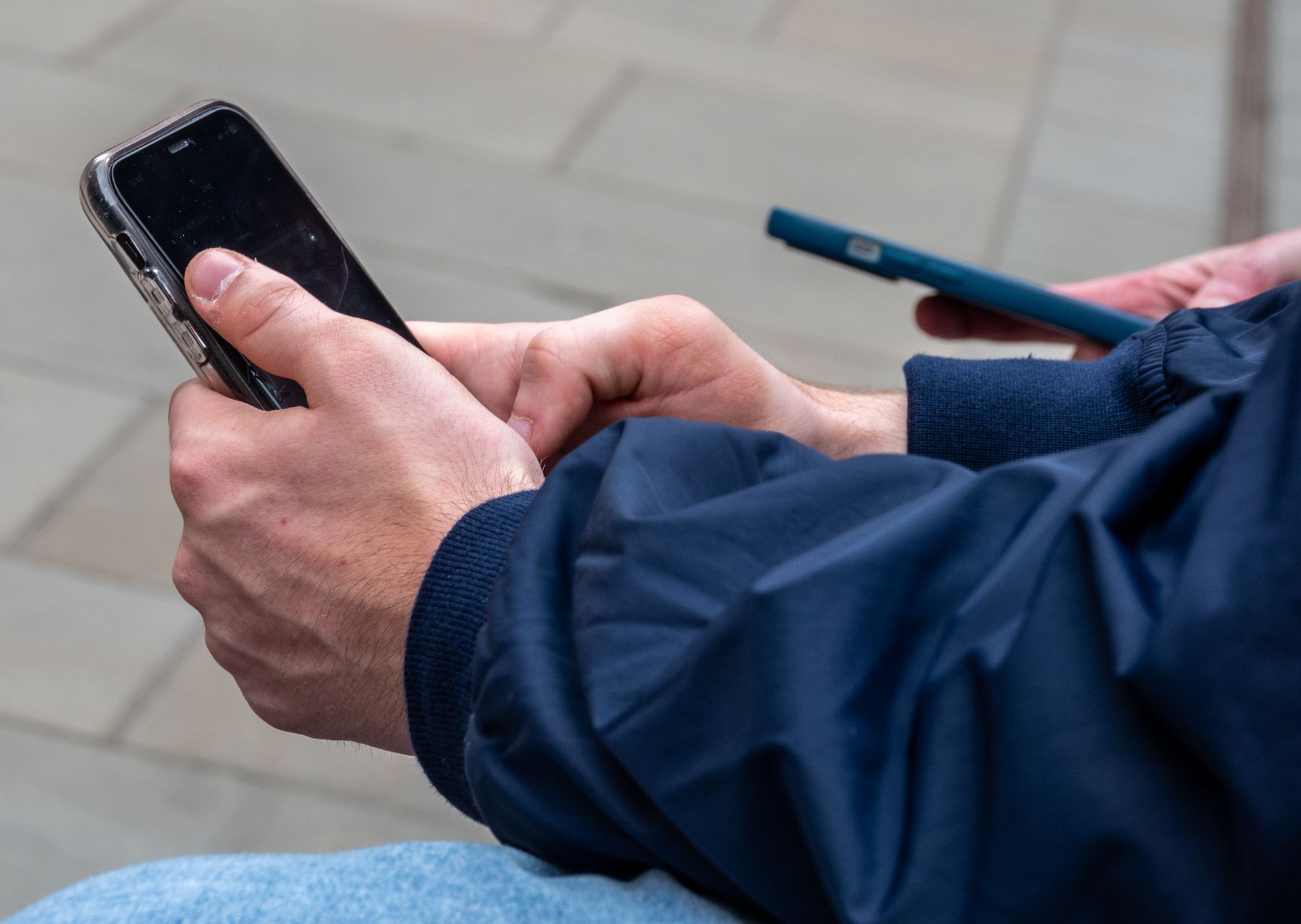 La tecnología de seguimiento de empleados se está saliendo de control: Cómo pueden mejorar los gerentes