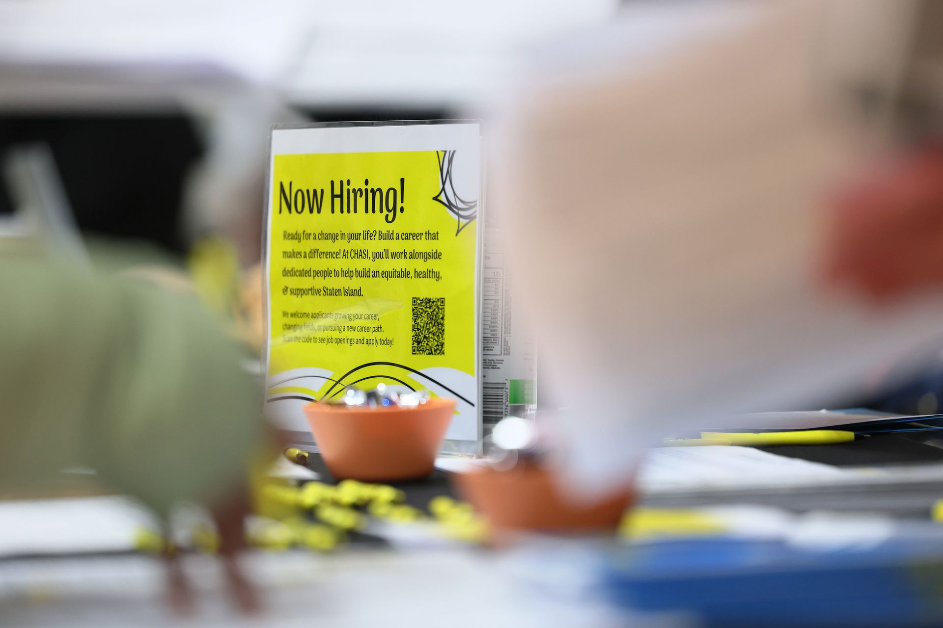 El crecimiento del empleo se estanca mientras la Fed evalúa un recorte de tasas de interés en septiembre.
