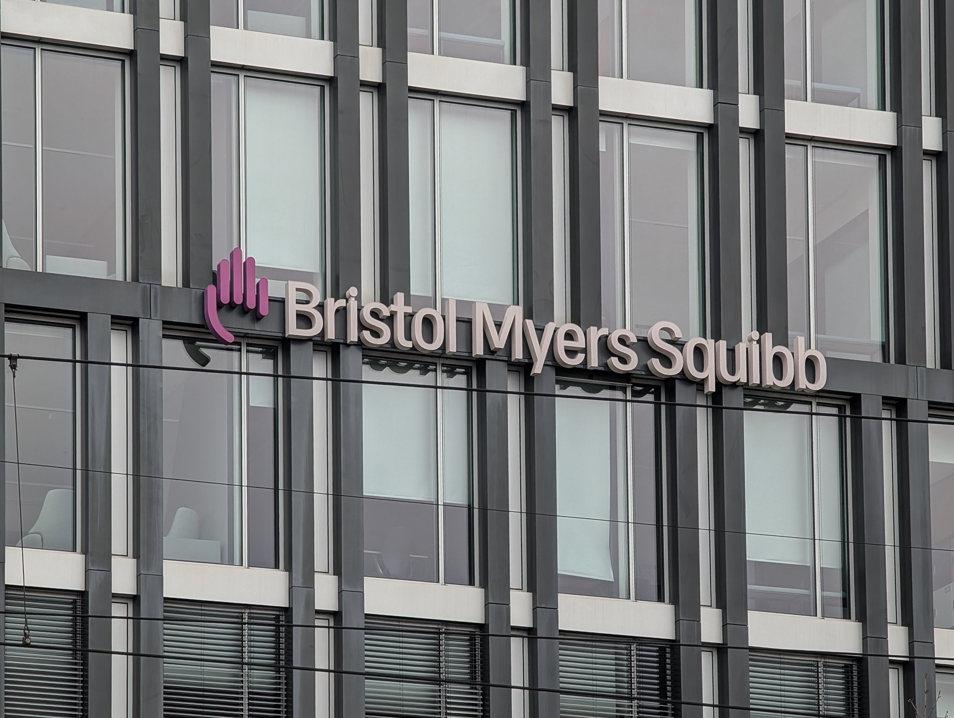 Bristol Myers Squibb conclut un accord de licence de médicaments de 15 milliards de dollars avec Hengrui Pharma de Chine.