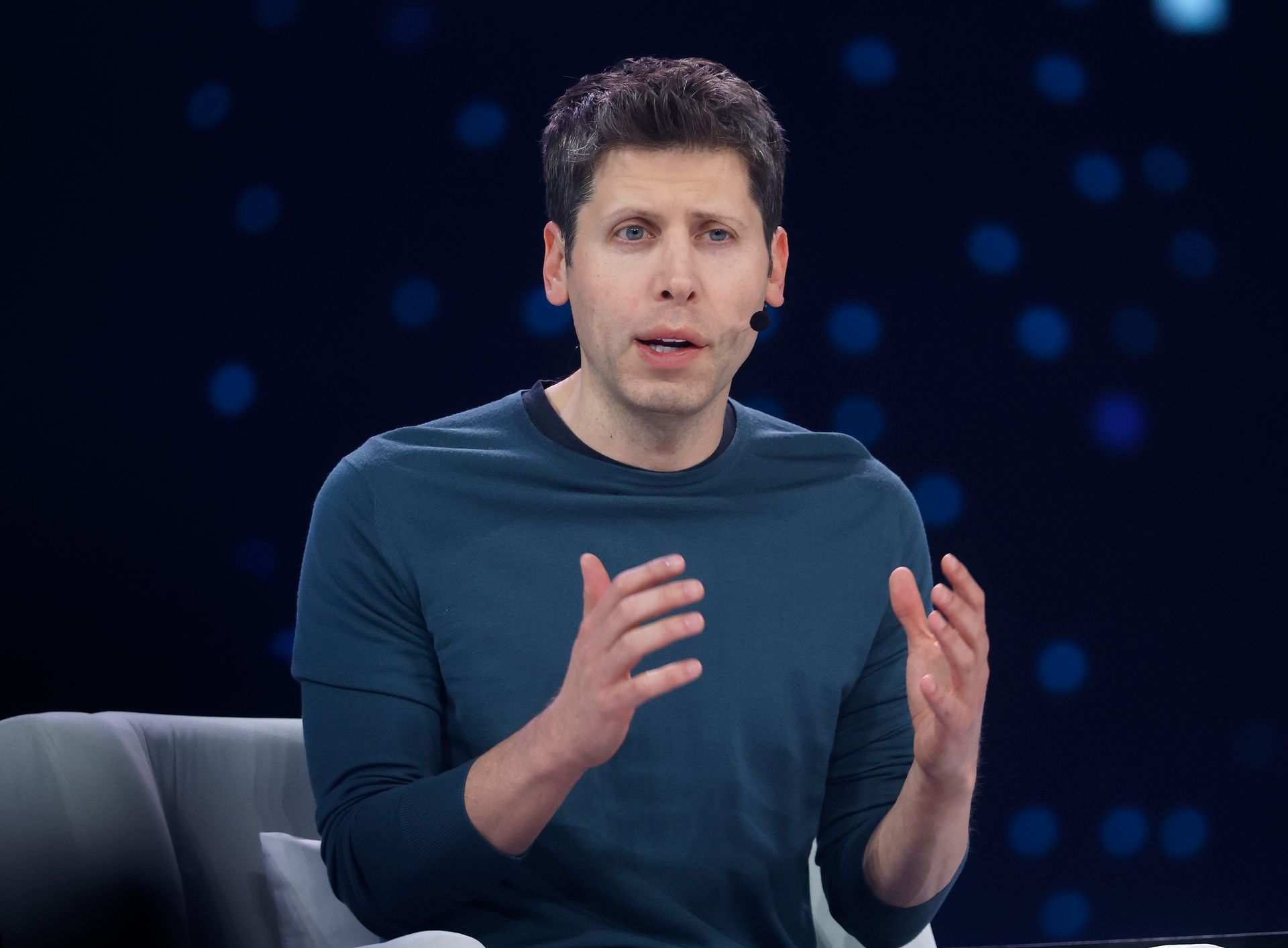 Sam Altman says Meta is dangling $100 million signing bonuses to poach OpenAI employees