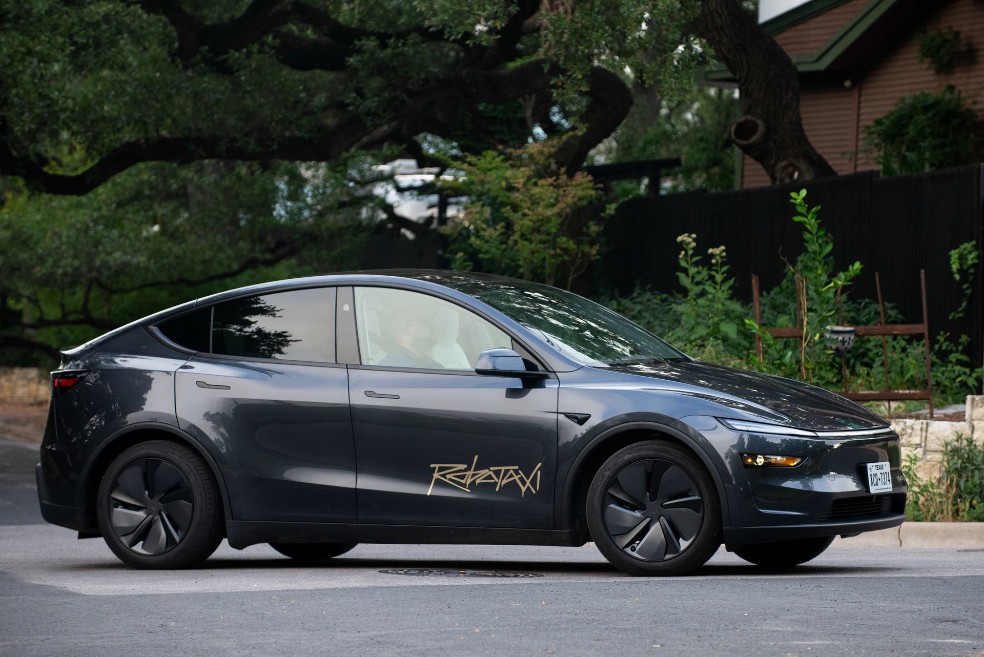 Tesla sucht nach einem Robotaxi-Betreiber in New York – noch bevor es über die erforderlichen Genehmigungen verfügt.