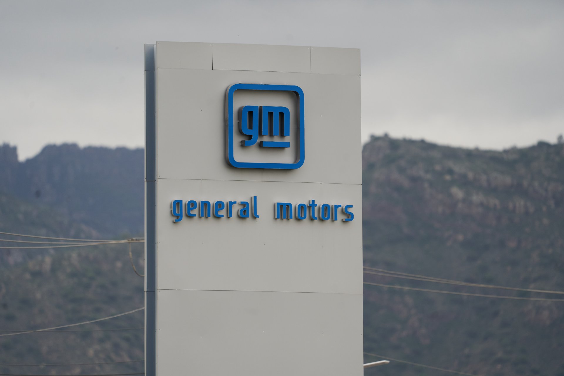 General Motors conclut un accord d'approvisionnement à long terme de puces mémoire avec Micron.
