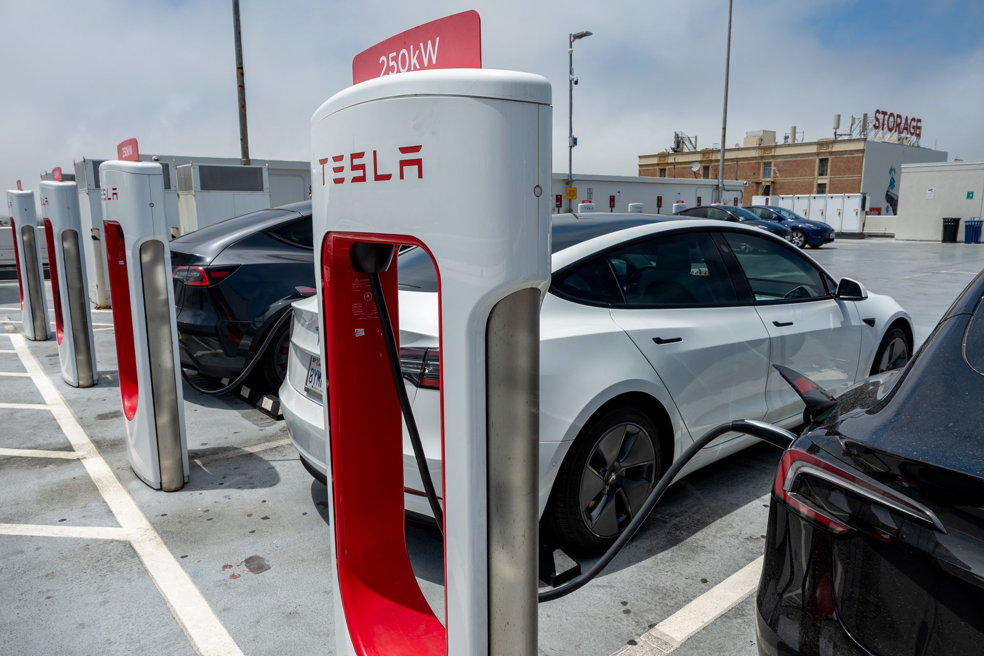 Elon Musk insinúa el lanzamiento del robotaxi de Tesla en San Francisco 'en un mes o dos'.