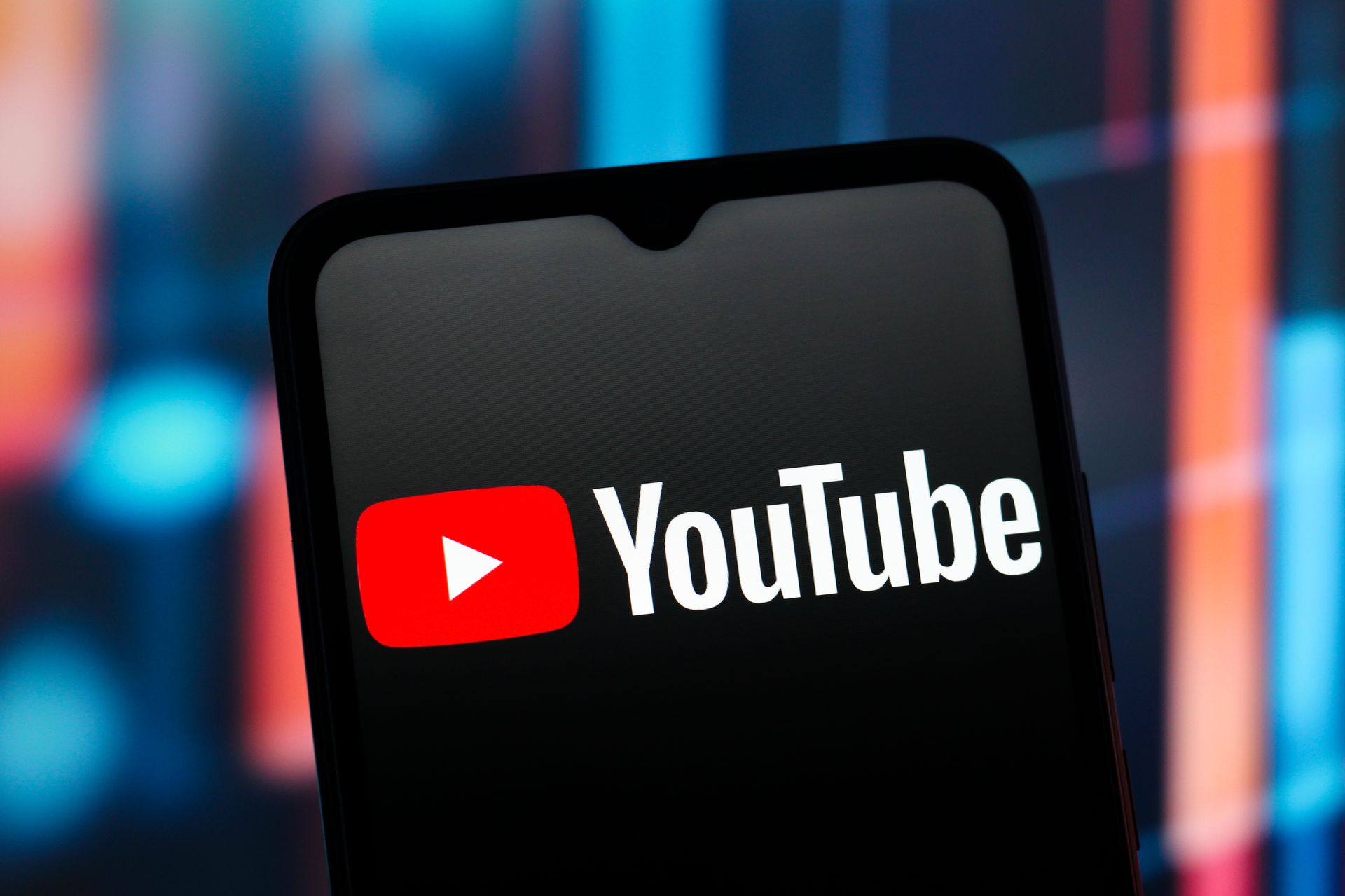 YouTube nimmt massenproduzierte KI-Videos ins Visier