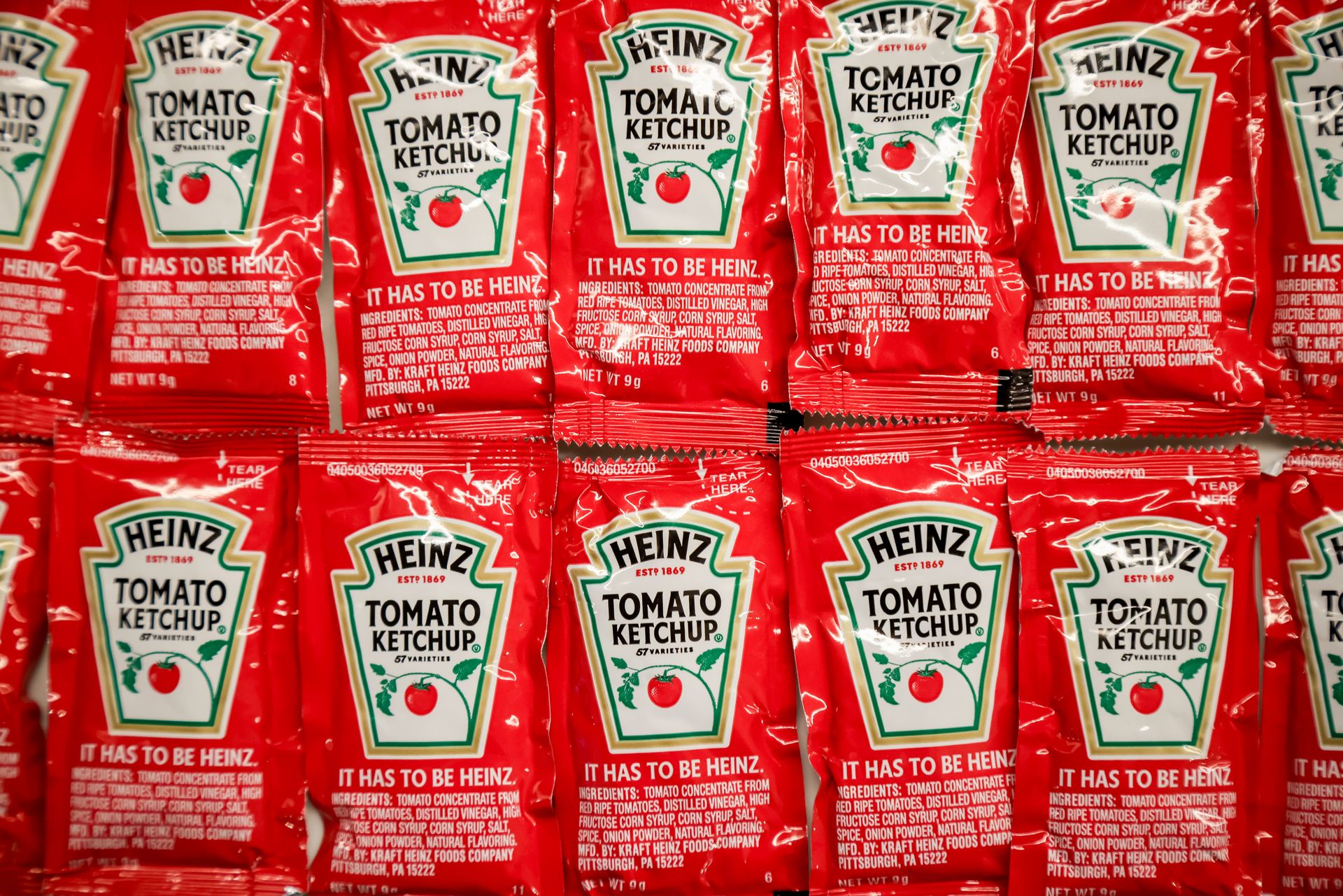 Kraft Heinz se divise en deux, avec le ketchup et les hot dogs prenant des chemins séparés.