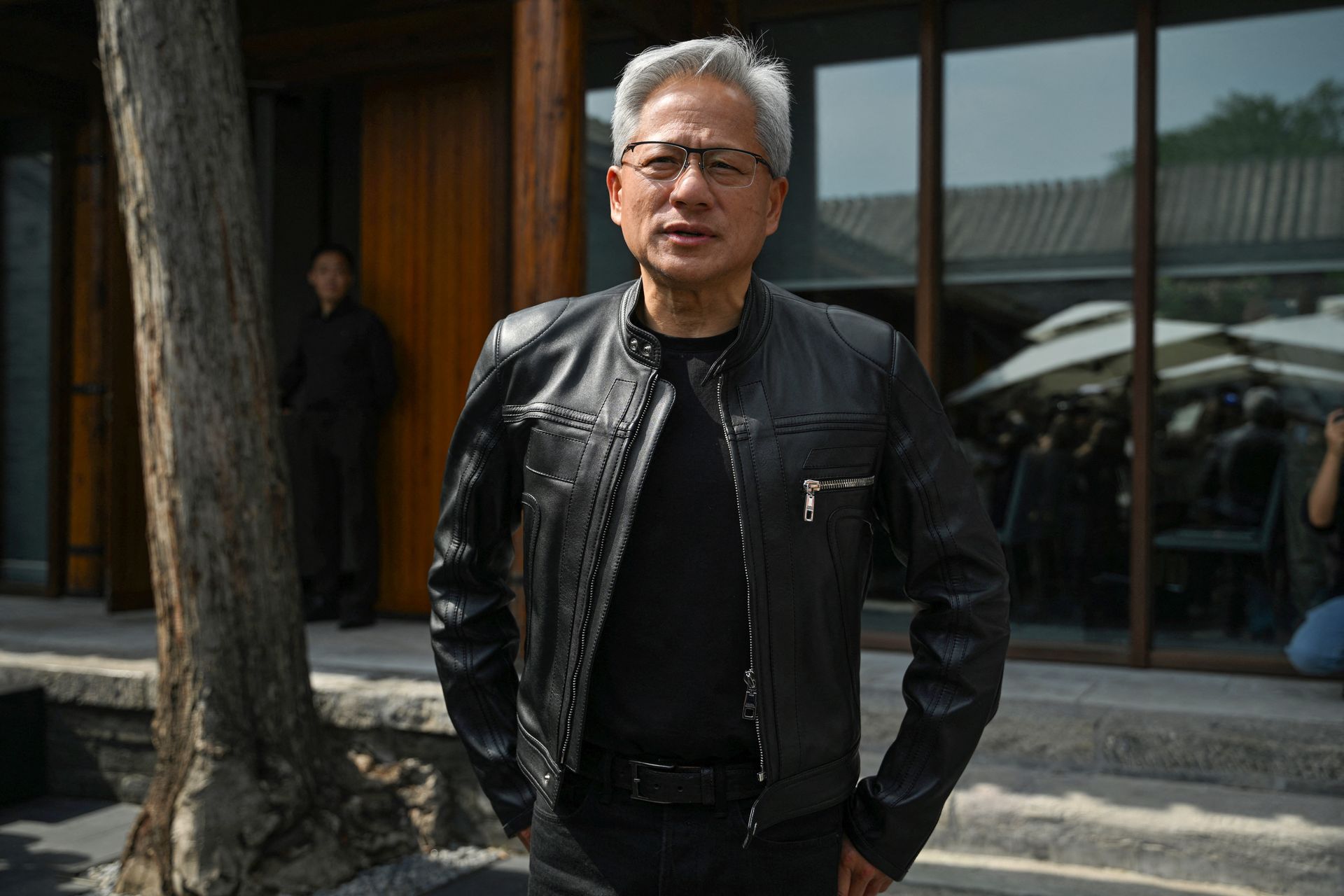 Jensen Huang de Nvidia ayudó a cubrir la cuenta para los clientes en un lugar de pollo y cerveza.
