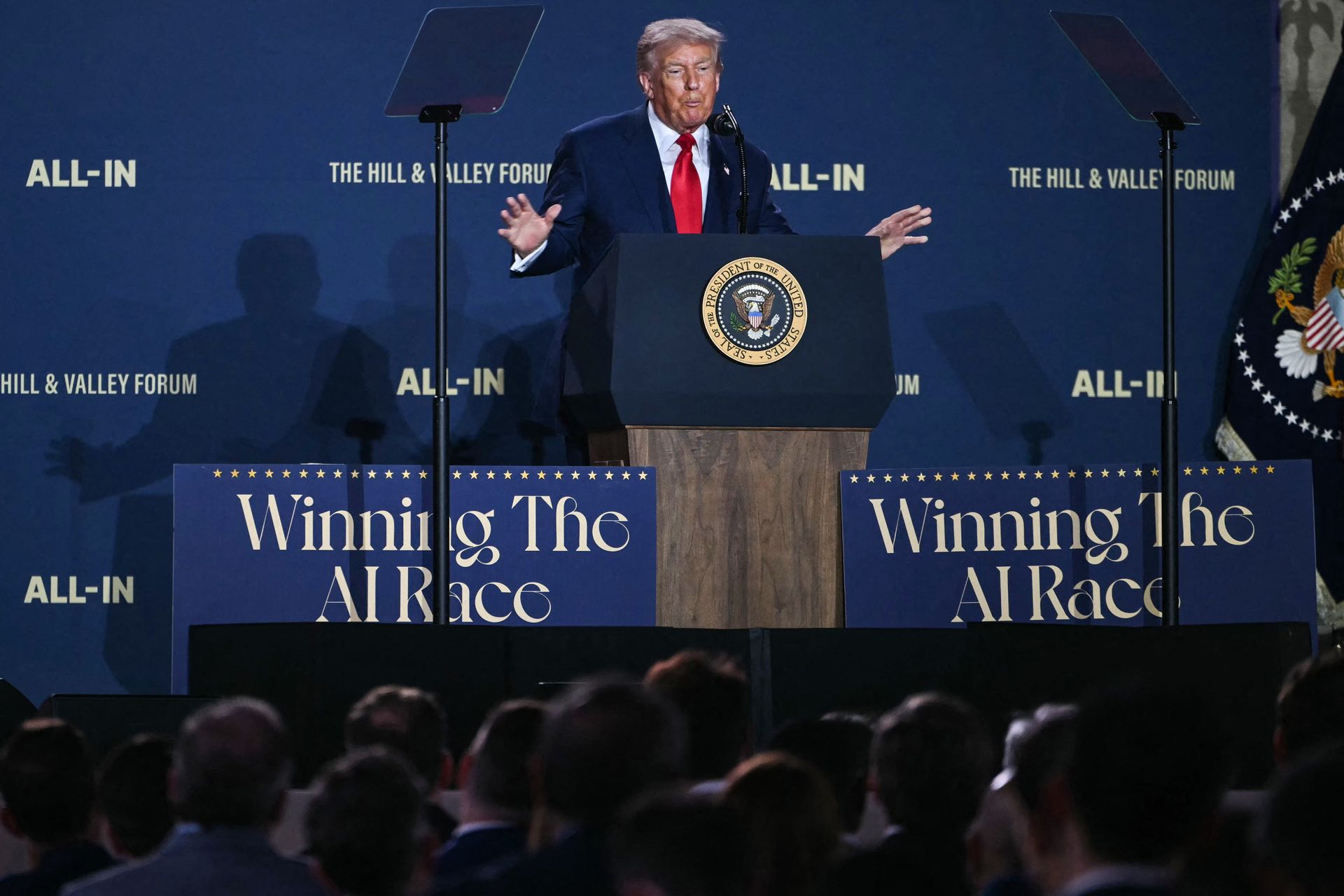 Trump könnte die Regierung dazu bringen, neue KI-Modelle vor ihrer Veröffentlichung zu überprüfen.