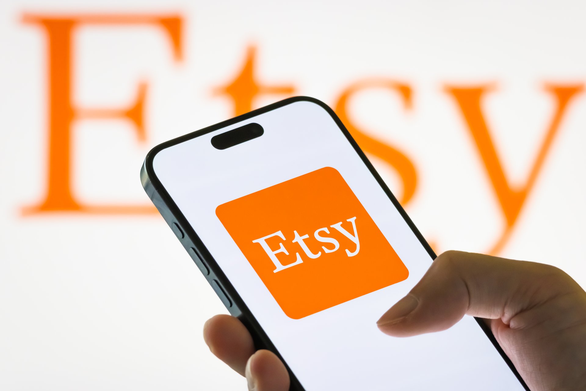 Etsy a affiché des revenus supérieurs aux attentes alors que les ventes sur la marketplace ont grimpé en flèche.