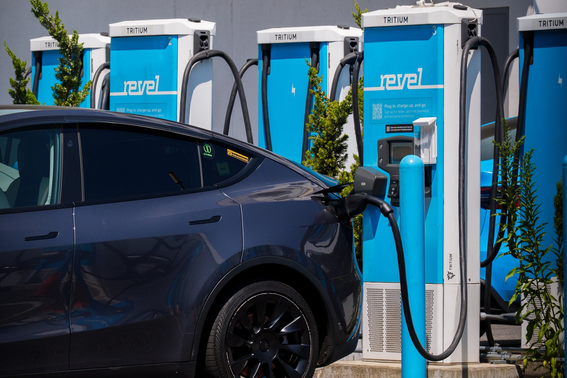Voltera et Revel fusionnent pour construire un réseau de recharge rapide pour les flottes urbaines et les robotaxis.