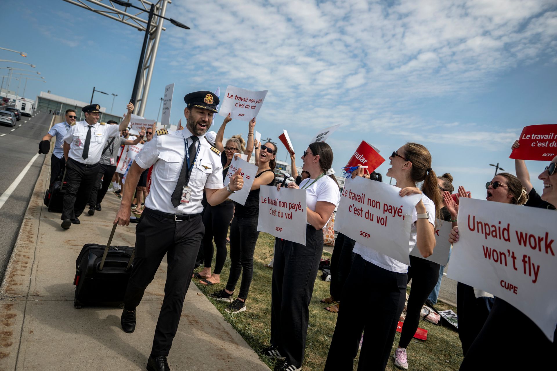 Air Canada llega a un acuerdo para poner fin a la huelga de auxiliares de vuelo
