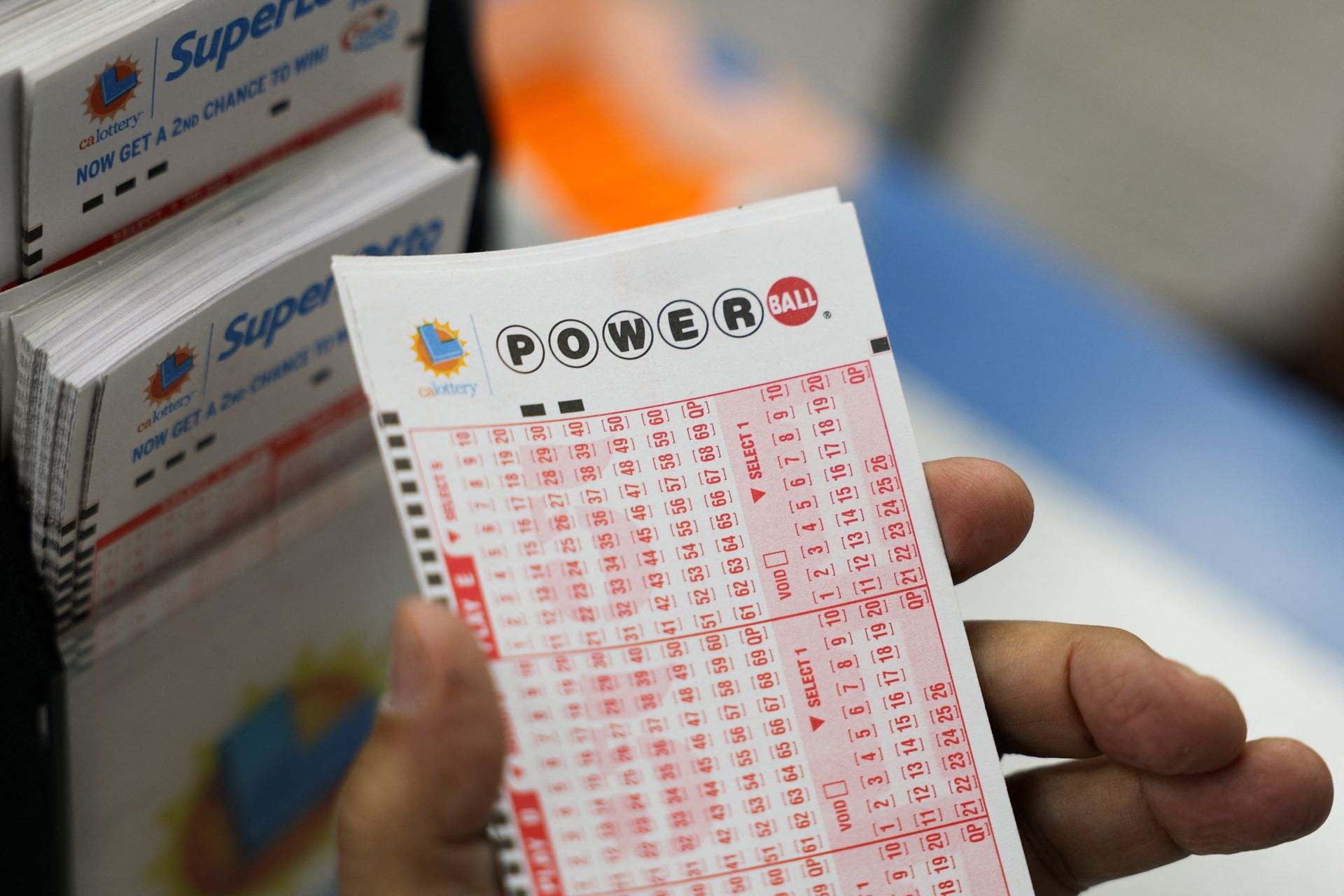 Powerball-Jackpot erreicht 1,7 Milliarden Dollar, den dritthöchsten in der Lotteriegeschichte.