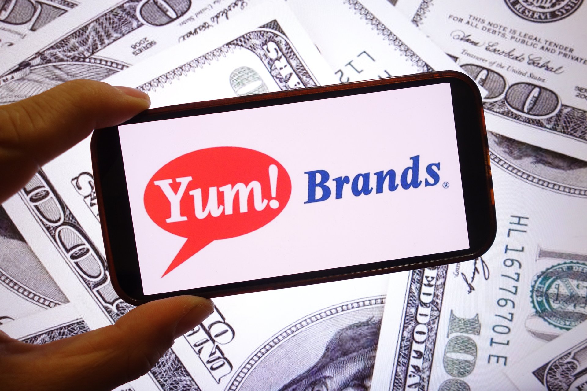 Yum Brands a affiché des bénéfices plus élevés que prévu alors que Taco Bell et KFC ont stimulé la croissance.