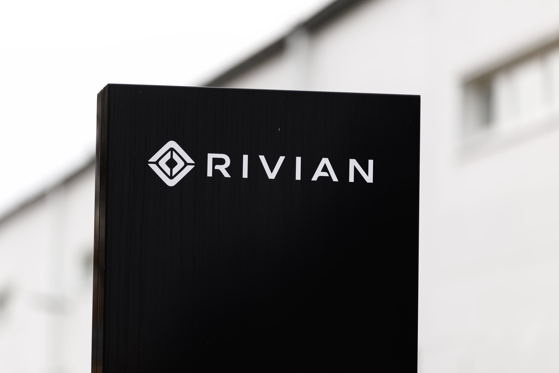 Rivian envisage de fabriquer ses propres capteurs de conduite autonome en utilisant la technologie chinoise.
