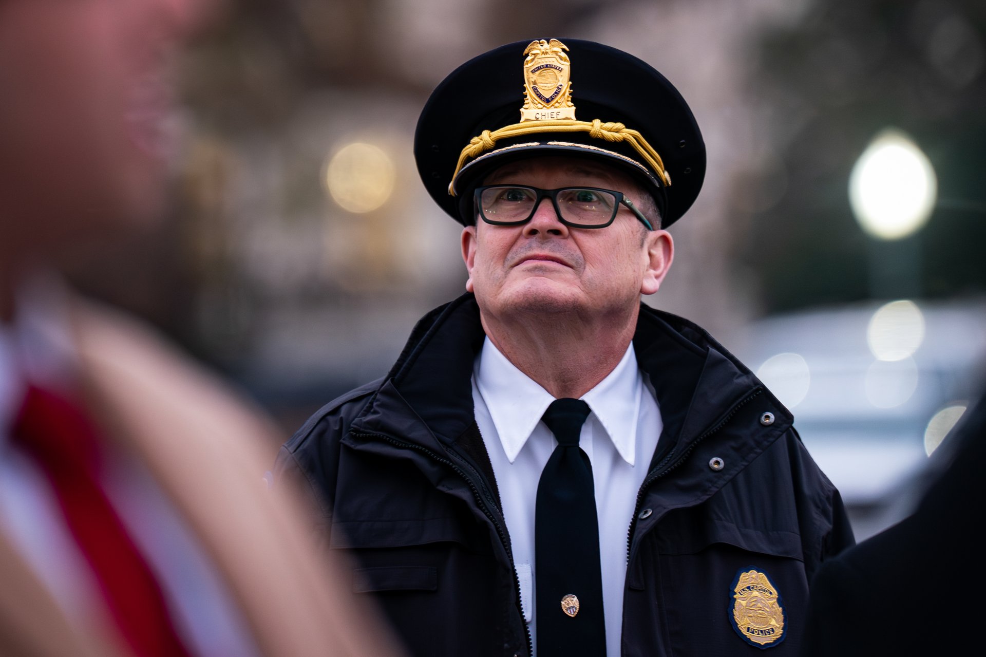 Les policiers qui ont défendu le Capitole le 6 janvier intentent un procès pour empêcher Trump de payer les personnes qui les ont attaqués.
