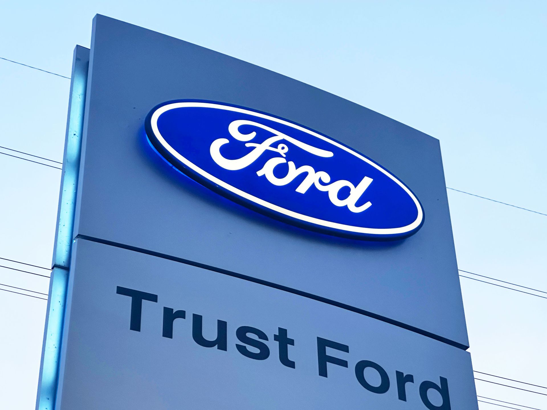 Ford recalls more than 254,000 SUVs due to rearview camera software problem