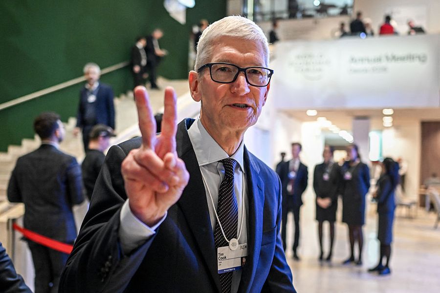 Apple CEO Tim Cook says it's 'time for de-escalation' in Minneapolis