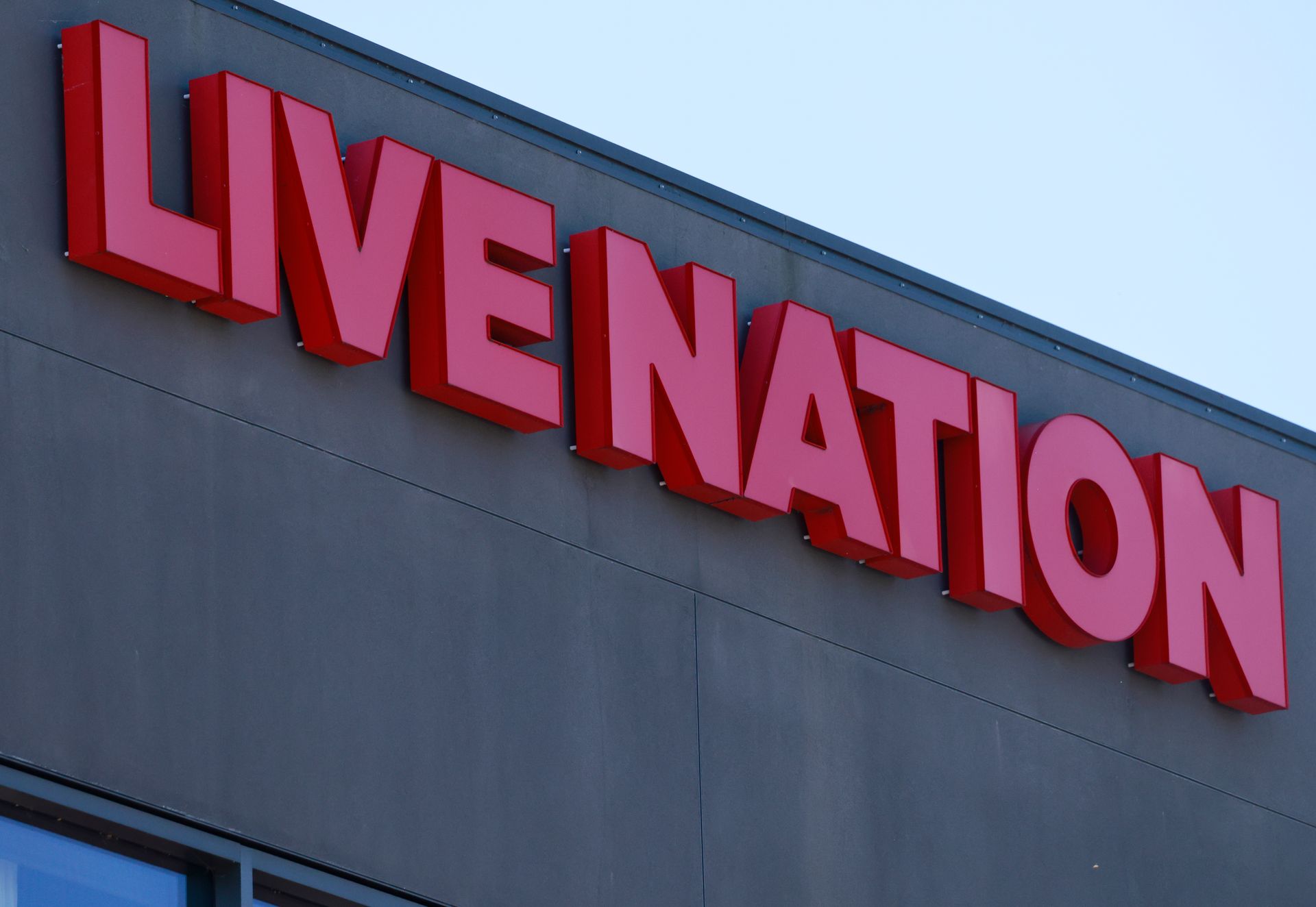 Live Nation revenue climbs 12% to $3.8 billion on strong concert demand